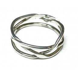 silver wedding ring